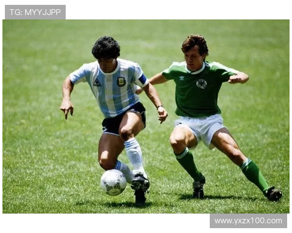 足球明星的全景照展现绿茵场上的激情与荣耀，记录他们的辉煌瞬间与动人故事