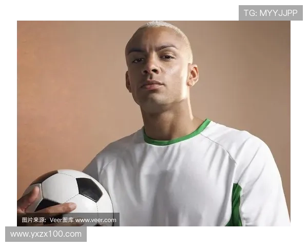 足球明星自信瞬间高清图片展现运动魅力与个人风采 足球明星自信瞬间高清图片展现运动魅力与个人风采