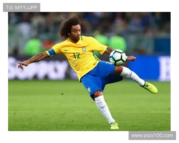 中间分头发的足球明星展现独特风格与球场魅力 中间分头发的足球明星展现独特风格与球场魅力